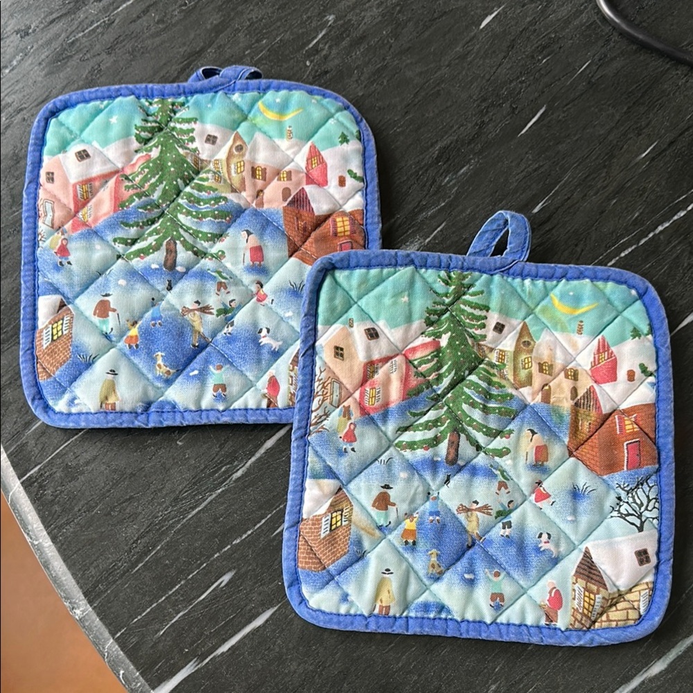 Villeroy & Boch Naïf Christmas Quilted Pot Holders